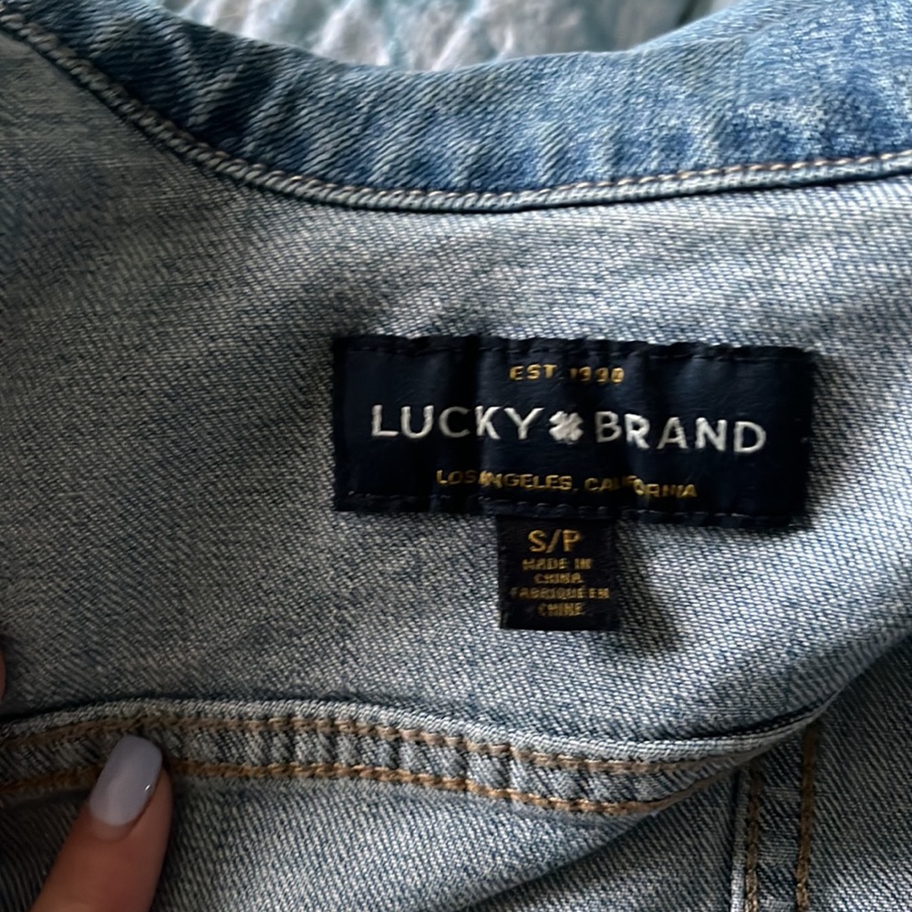 lucky brand denim jacket - Picture 3 of 4